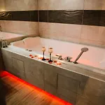 מלון דירות La Romantique Avec Jacuzzi Au Coeur De 4*