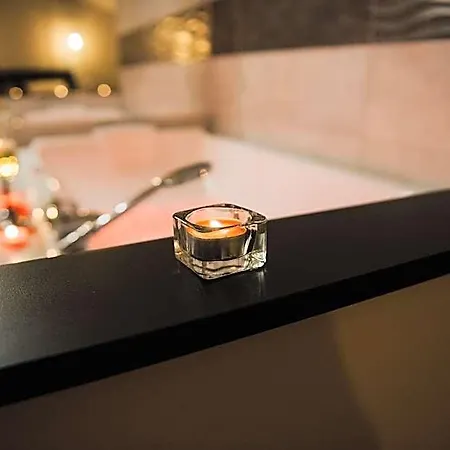 La Romantique Avec Jacuzzi Au Coeur De מלון דירות פרפיניין