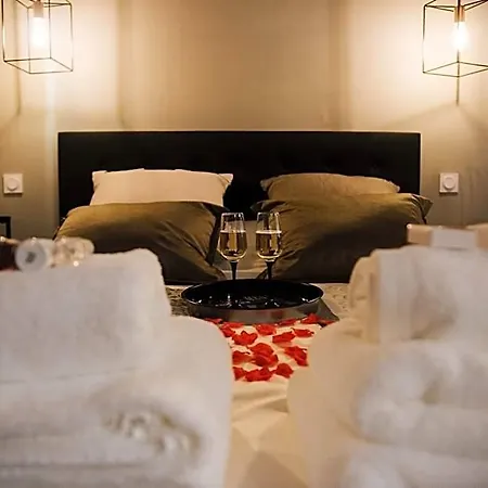 La Romantique Avec Jacuzzi Au Coeur De מלון דירות