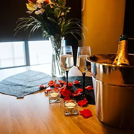 La Romantique Avec Jacuzzi Au Coeur De מלון דירות