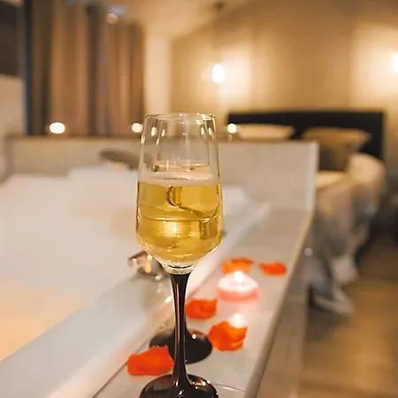 מלון דירות La Romantique Avec Jacuzzi Au Coeur De פרפיניין