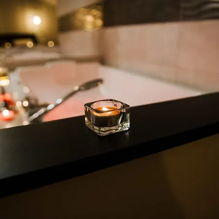 La Romantique Avec Jacuzzi Au Coeur De מלון דירות פרפיניין