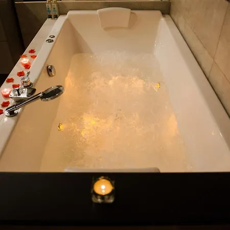 La Romantique Avec Jacuzzi Au Coeur De פרפיניין