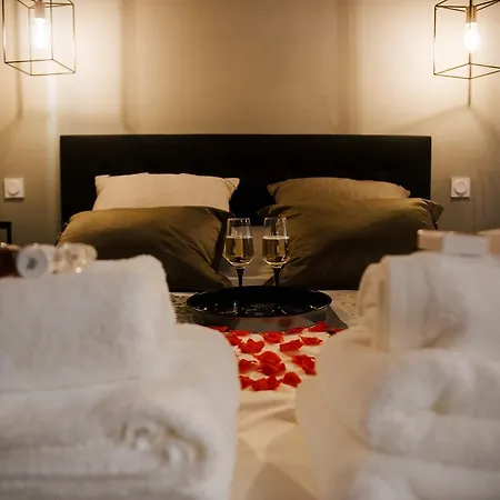 La Romantique Avec Jacuzzi Au Coeur De Aparthotel *