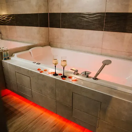 מלון דירות La Romantique Avec Jacuzzi Au Coeur De 4*